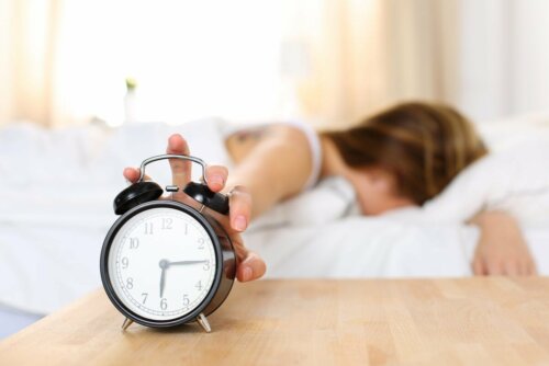 Desligar o despertador pela manhã