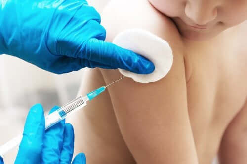 A vacinação infantil protege pela vida inteira
