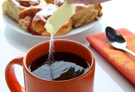 Adoçar o café