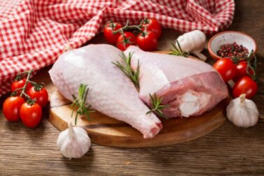 Carne de peru e carne de frango: quais são as diferenças?