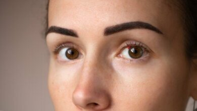 Manchas vermelhas nos olhos: tudo que você precisa saber