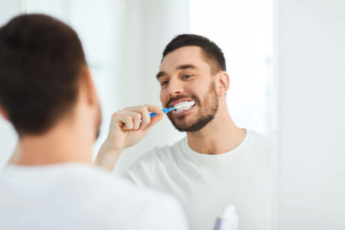 Higiene bucal para prevenir as aftas
