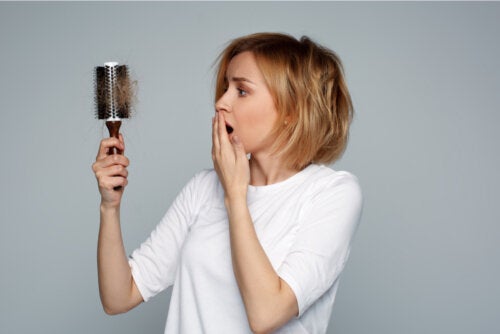 Como lidar com a queda de cabelo durante a amamentação