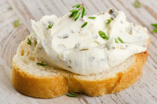 Pão com cream cheese