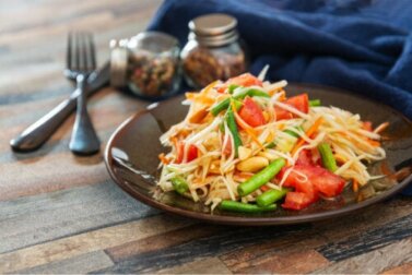 Salada de mamão: receita rápida e deliciosa