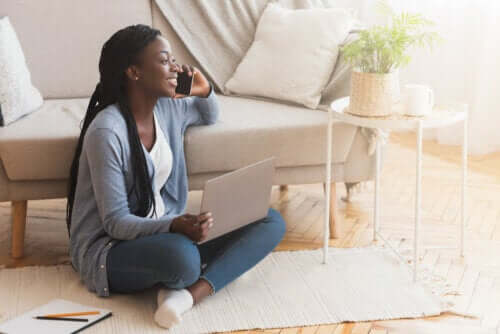 Sentar no chão: benefícios e cuidados