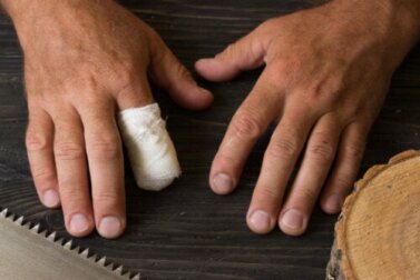 Primeiros socorros no caso de amputação acidental de um dedo