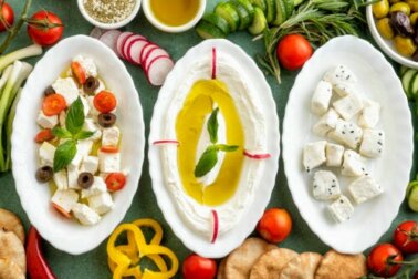 Receita deliciosa de labneh, um queijo caseiro de iogurte
