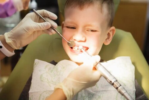 Menino no dentista