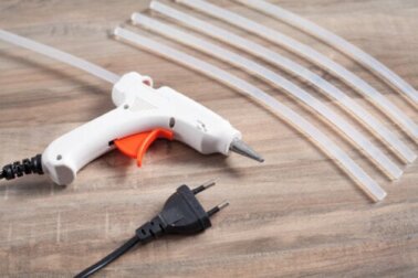 Como remover silicone das roupas?