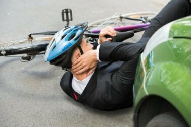 O capacete inovador que irá prevenir lesões na medula espinhal em ciclistas
