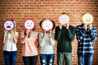 Quais são as emoções primárias?