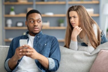Infidelidade virtual: o que é e como superá-la?