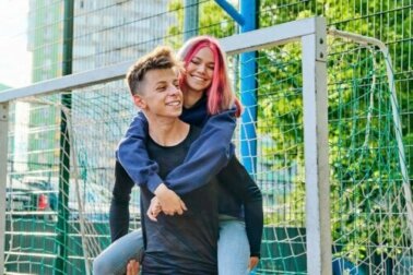 Como promover um namoro saudável na adolescência?