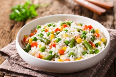 Receita de arroz frito com ervilha