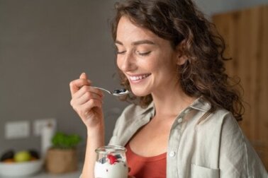 6 receitas saudáveis de café da manhã com iogurte