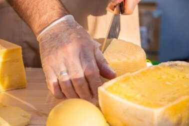 Queijo parmesão: nutrição, benefícios e utilizações