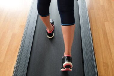 6 diferenças entre esteiras curvas e planas