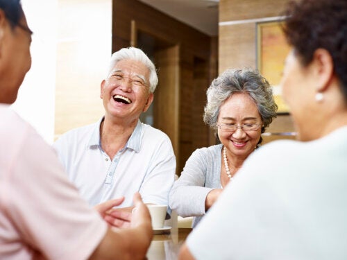 6 benefícios de ter amigos na velhice