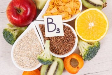Vitamina B3: funções, fontes alimentares e consequências do seu déficit