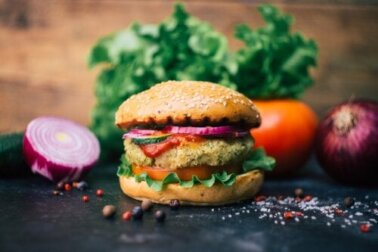 Hambúrgueres de abacate e quinoa: uma receita deliciosa