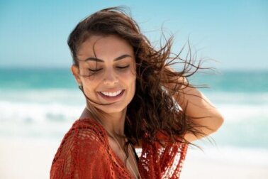 6 dicas para lavar o cabelo depois de ir à praia
