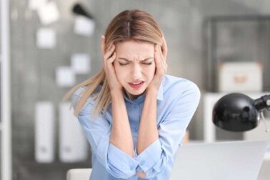 Enxaqueca em mulheres: causas e tratamento