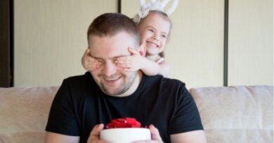 Madrasta proíbe a presença da filha de seu futuro marido no casamento