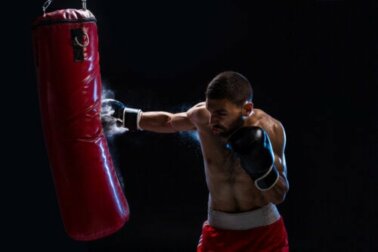 Canelo Álvarez compartilha seus exercícios de treinamento com os seguidores