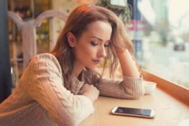 Continuar falando com um ex é uma má ideia?