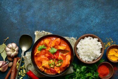 Como preparar frango tikka masala? Receita passo a passo