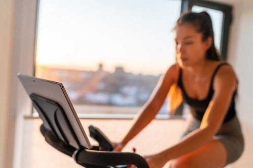 Dicas para perder peso com uma bicicleta ergométrica