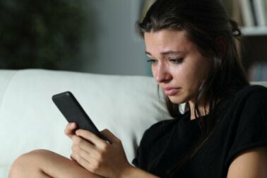 8 sinais de abuso através do WhatsApp