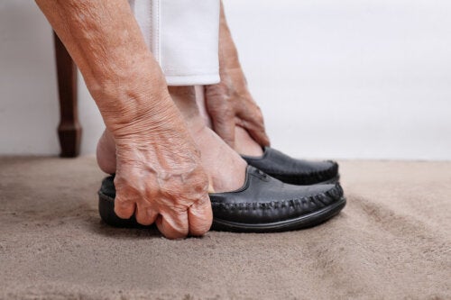 Calçado para pacientes com artrite: 9 dicas para escolher o mais adequado