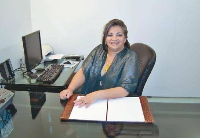 Após não conseguir vaga de emprego por preconceito, Antônia se torna juíza