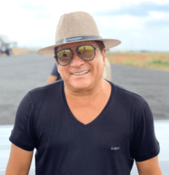 Cantor Leonardo mostra que apesar do dinheiro é muito "gente como a gente"