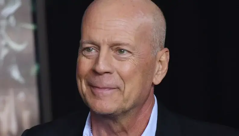 Entenda o que é a afasia, problema de comunicação que fez Bruce Willis ...