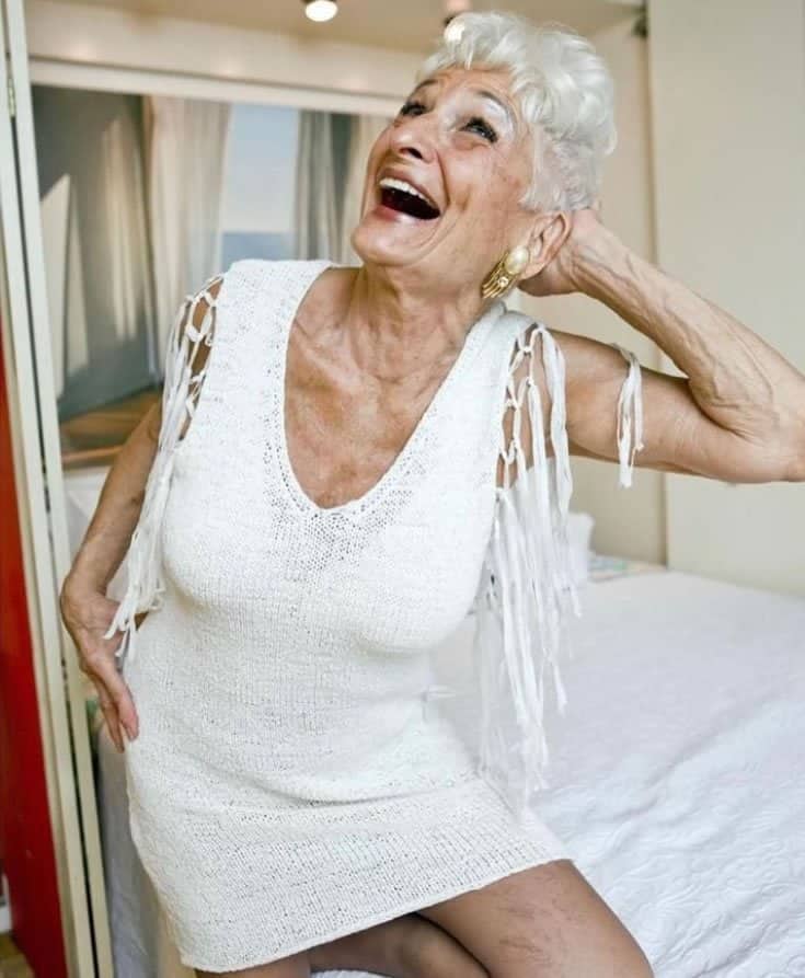 Hattie Retroage