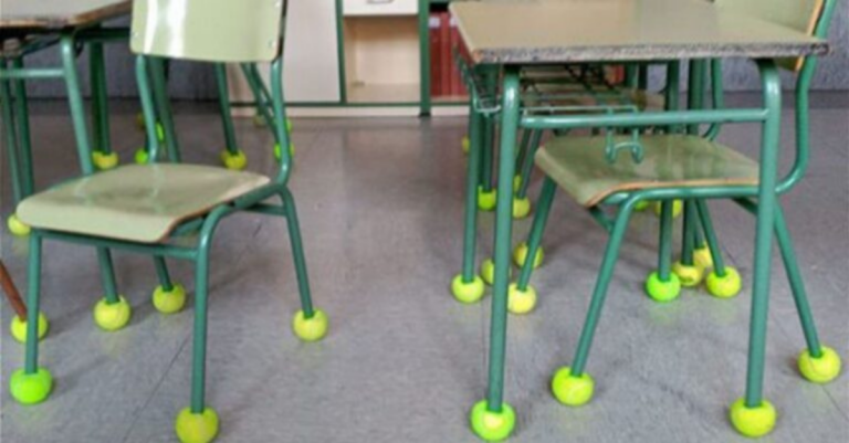 Escola coloca bolas de tênis nos pés das cadeiras para abafar ruídos que incomodavam aluno autista