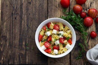 Macarrão com queijo feta: receita do TikTok