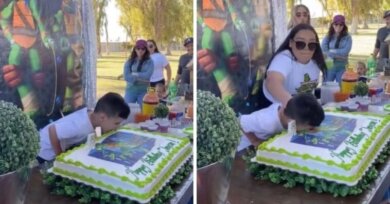 Menino se revolta após tia fazer “brincadeira” de empurrar seu rosto no bolo de aniversário