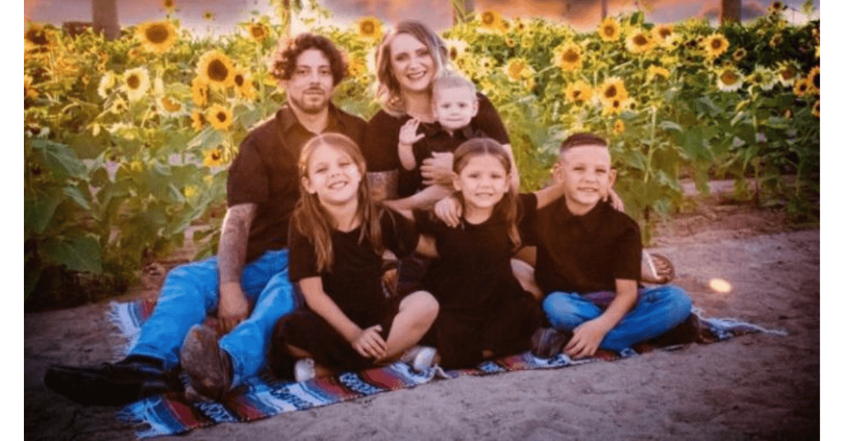 Família vendeu brinquedos para pagar suas dívidas.