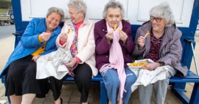 Amigas que se conheceram na escola são amigas mesmo depois de 87 anos