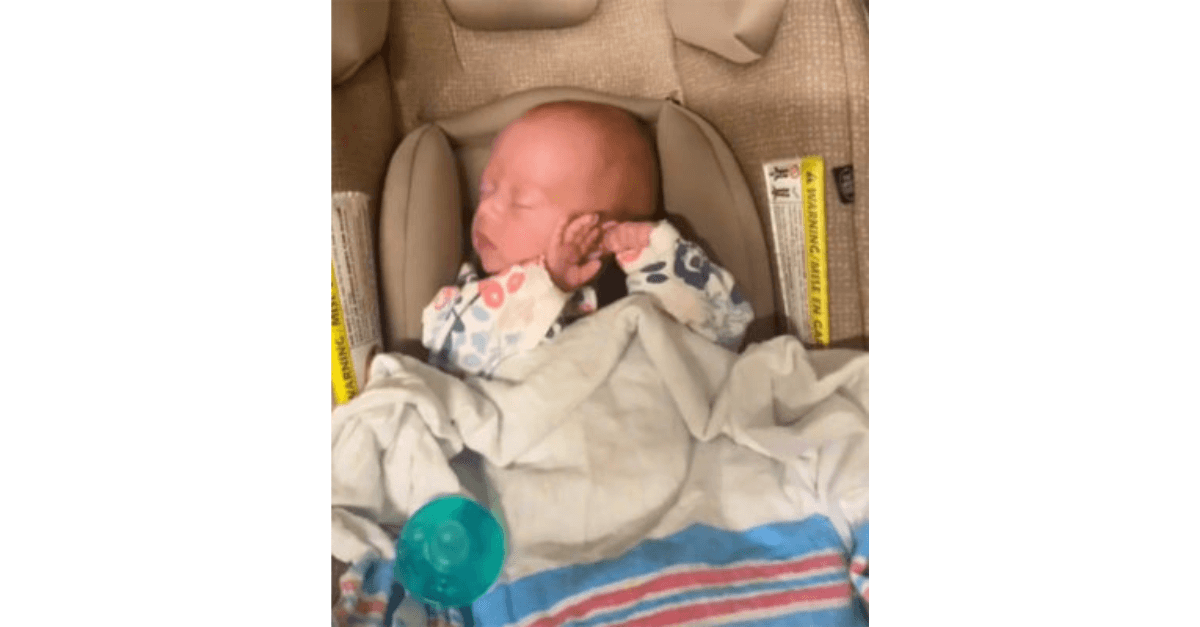 Mãe chora ao ser obrigada a voltar ao trabalho 12 dias após parto de bebê prematura