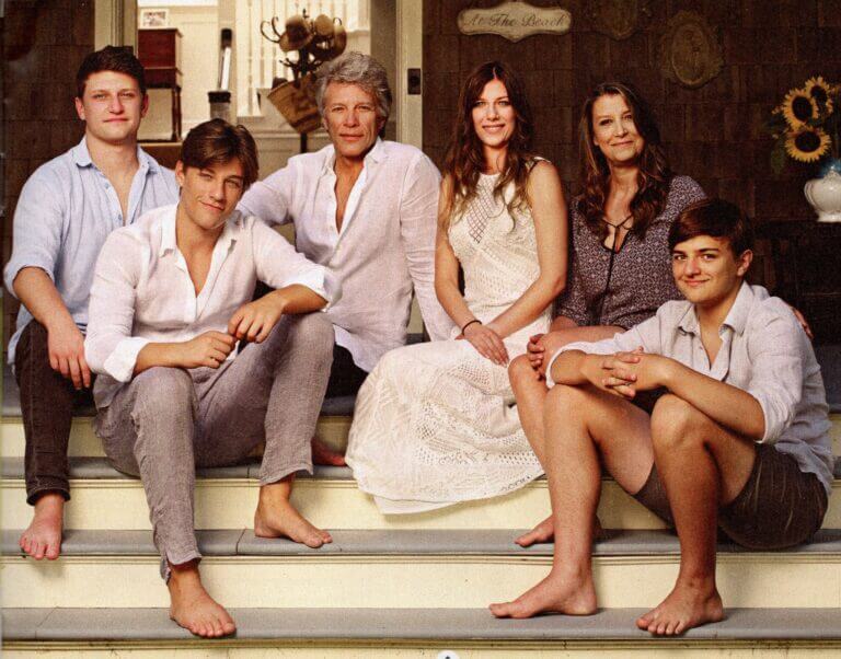 Bon Jovi é casado há 40 anos com sua namorada da escola e revela o segredo do relacionamento