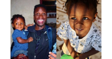 Jovem encontra bebê no lixo e decide adotá-lo