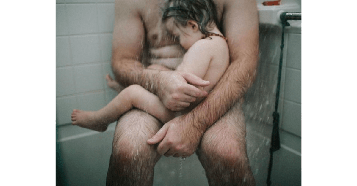 A nudez em família deve ser encarada como algo natural?