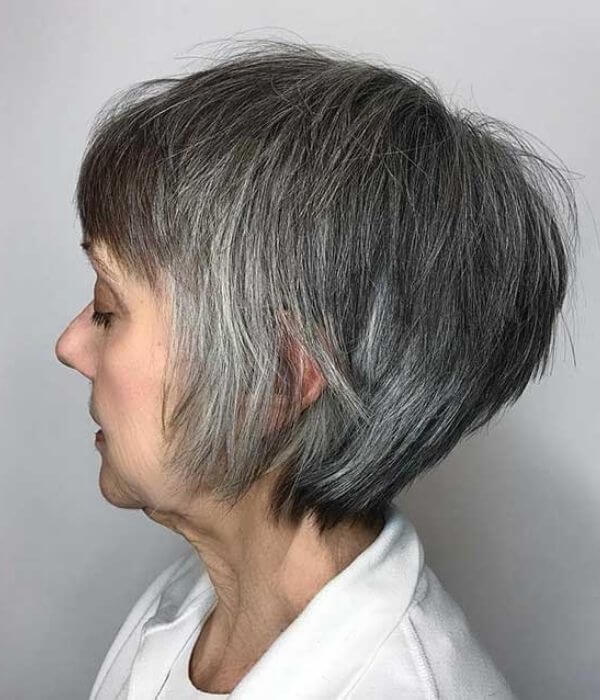 11. Batidinho no pescoço e mais volumoso atrás, ótimo para pescoços finos