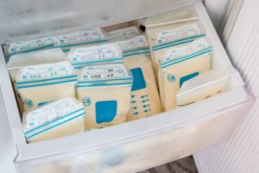 Como aquecer o leite materno?