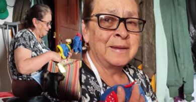 Filho presenteia mãe com boneca que ela queria na infância